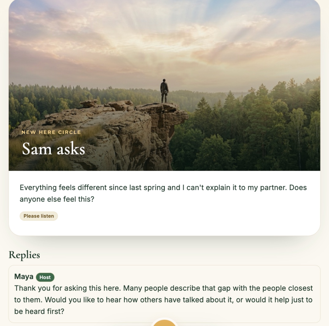 A real screen from the platform: a member asks a question and a host replies